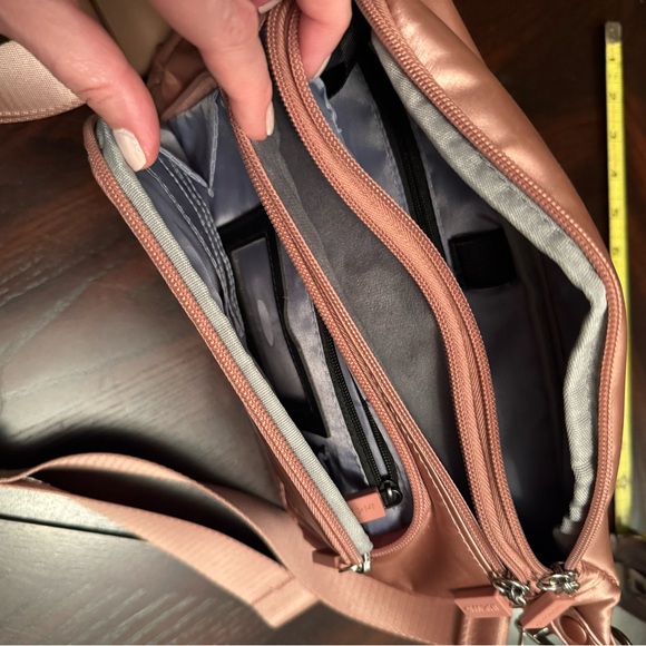 IHKWIP Crossbody Sling Bag in Rose Gold - NWOT - Picture 5 of 8